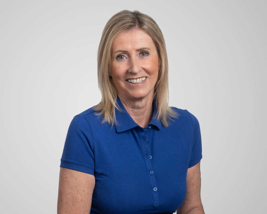 11-Martina-Schenk-hellblau